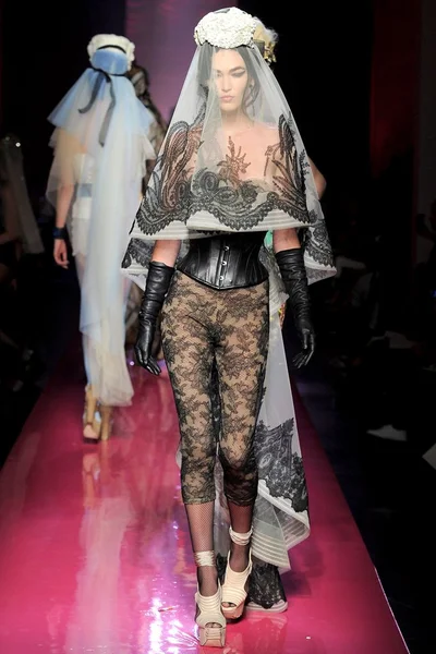 Look 64